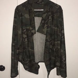Annabelle, Large, Camo Zipper Jacket